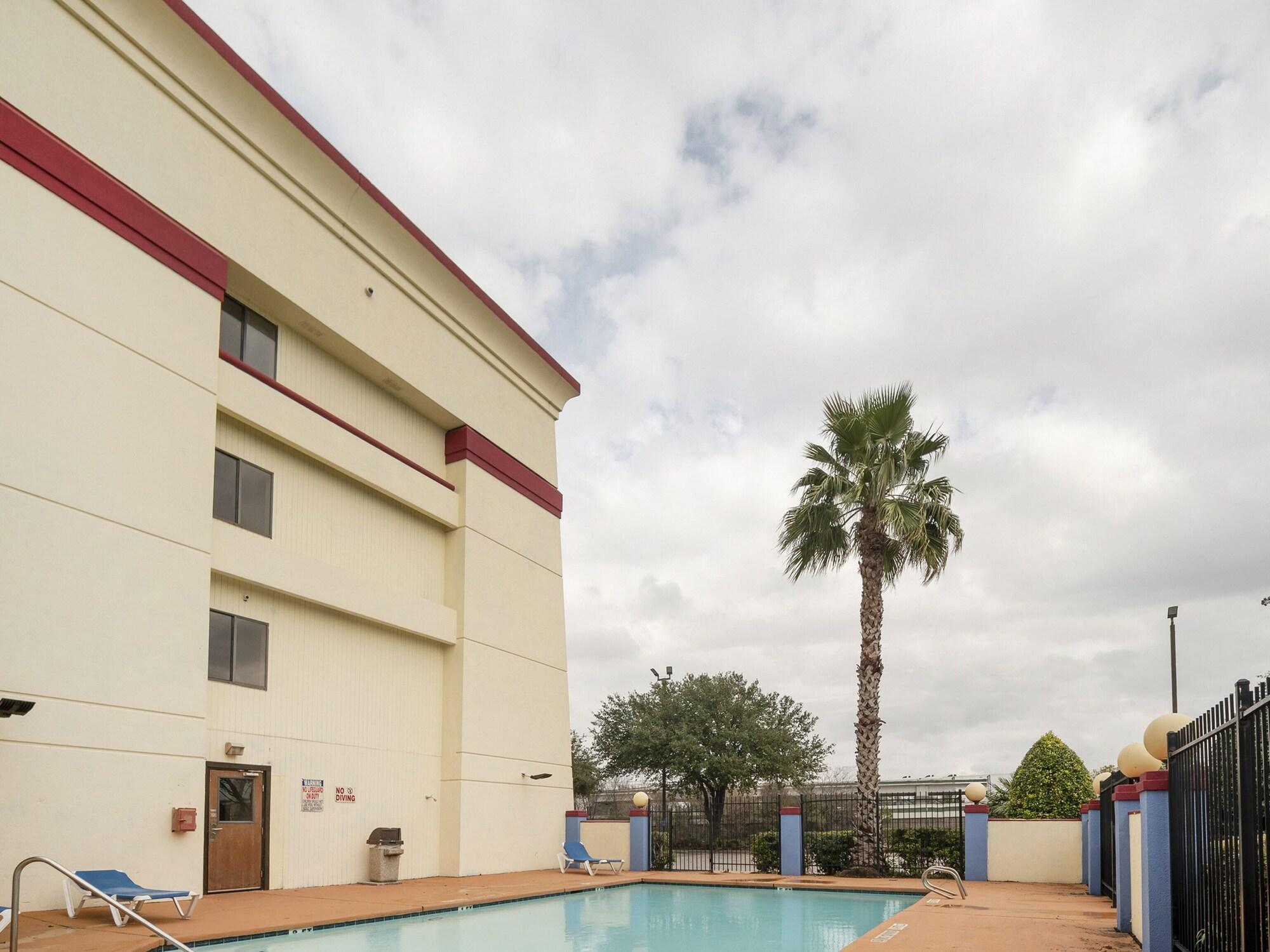 فندق Oyo Townhouse Houston Airport North المظهر الخارجي الصورة