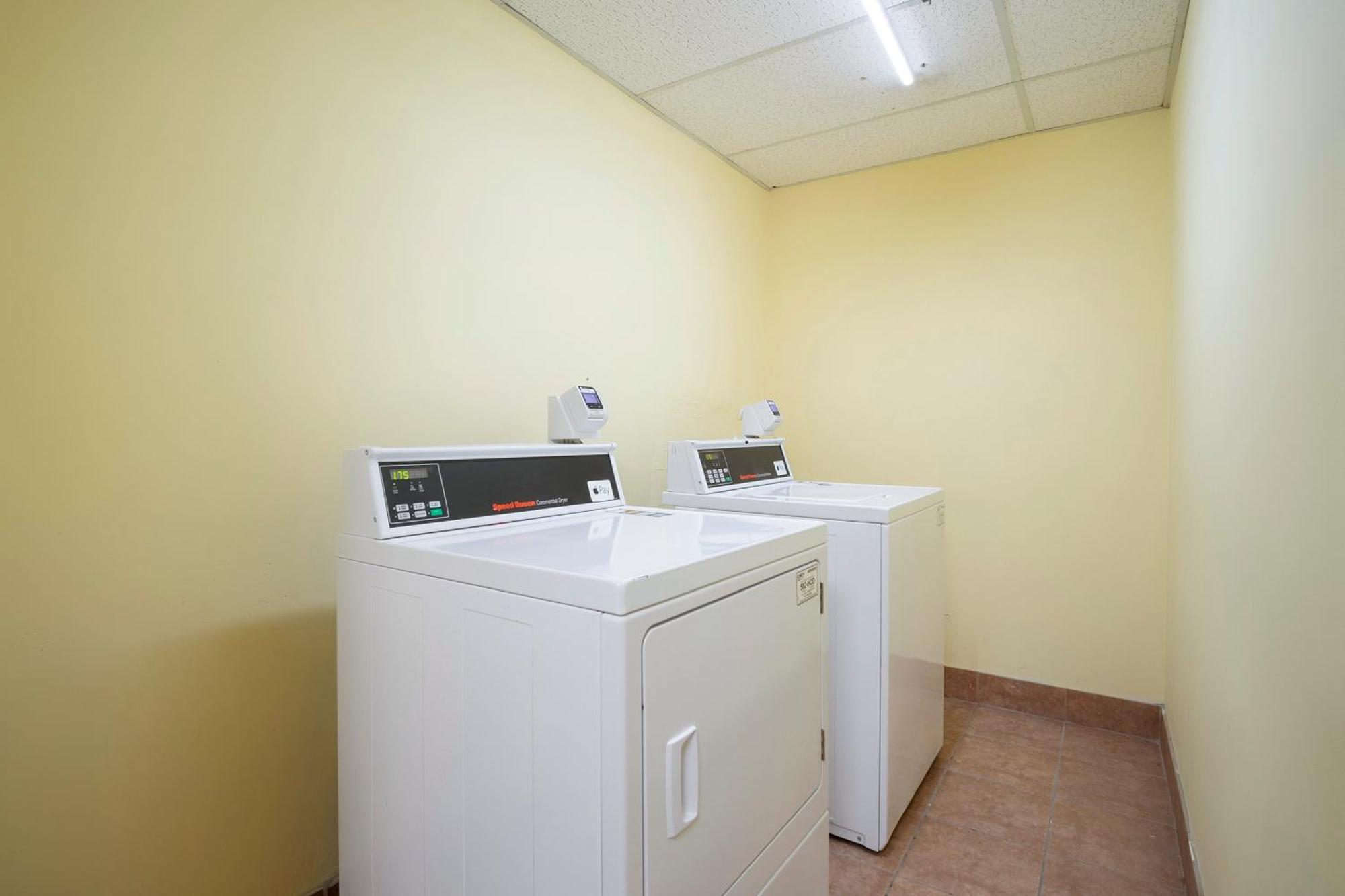 فندق Oyo Townhouse Houston Airport North المظهر الخارجي الصورة