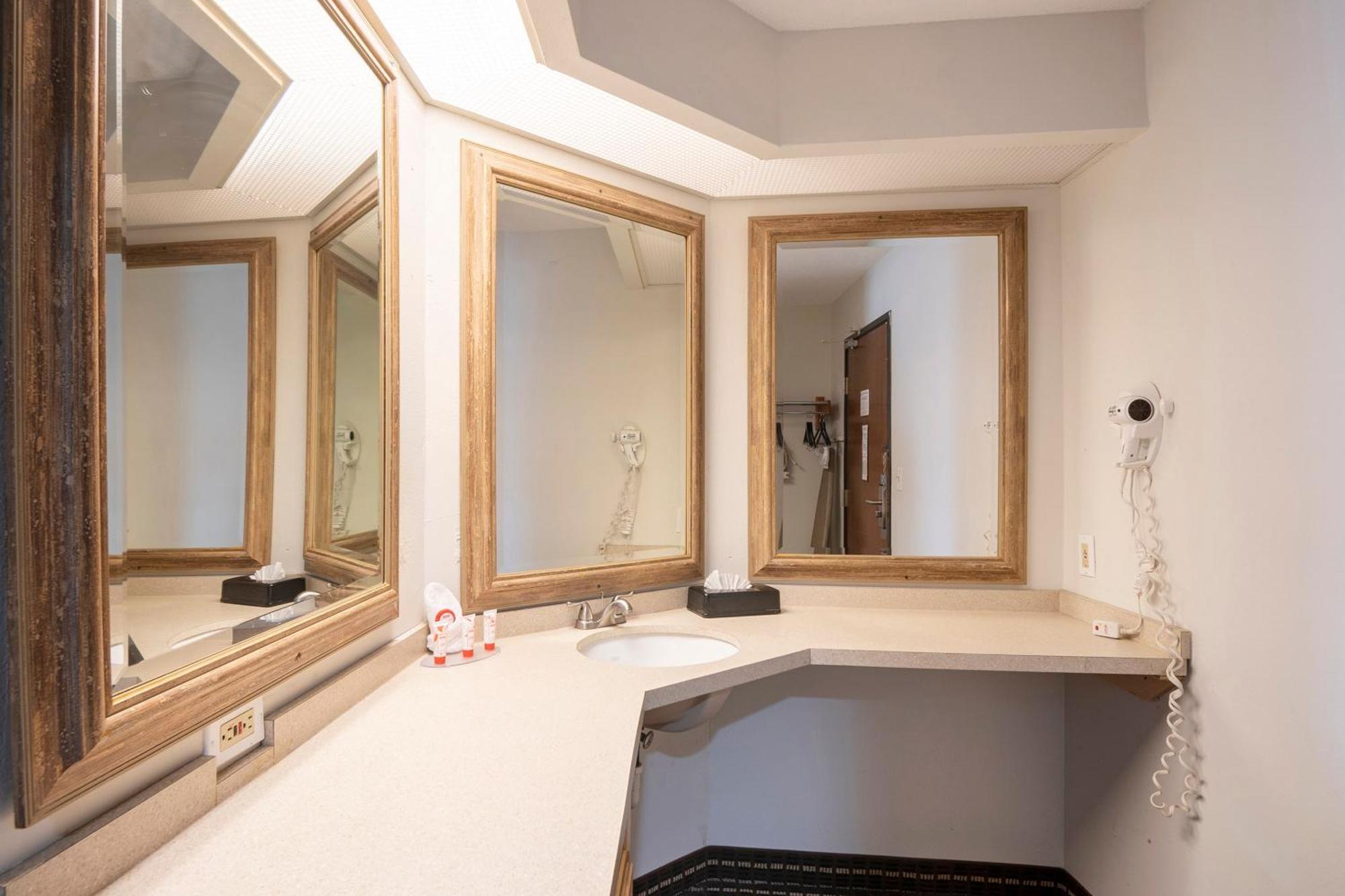فندق Oyo Townhouse Houston Airport North المظهر الخارجي الصورة